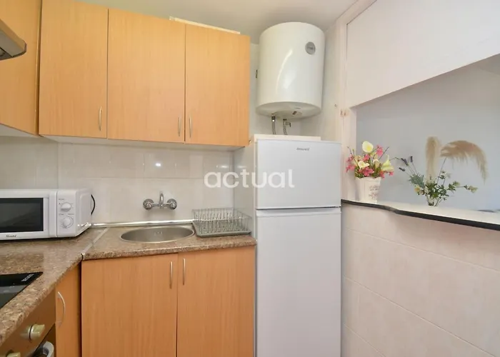 Catalunya F-2 Апартаменти *